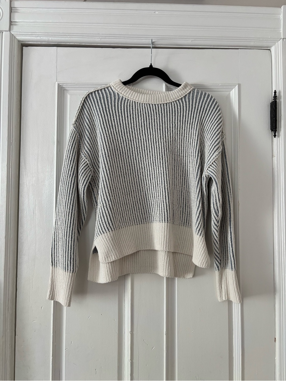 Women's Blue & White Ribbed Crewneck Sweater